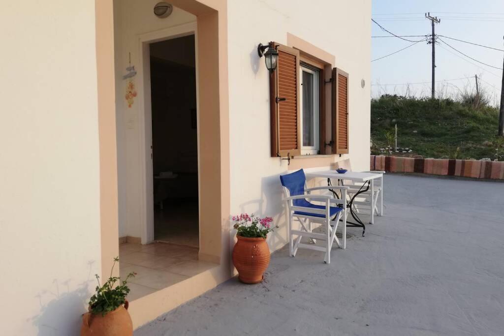 Lorentzia Room Batsíon Exterior foto